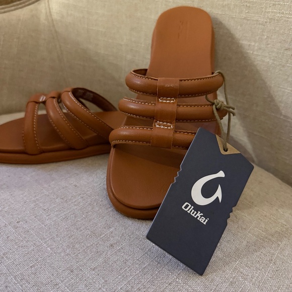 Brand New w/Tags! Olukai Slides-Tiara Fox Wide Sandals. S-10 - Picture 2 of 8